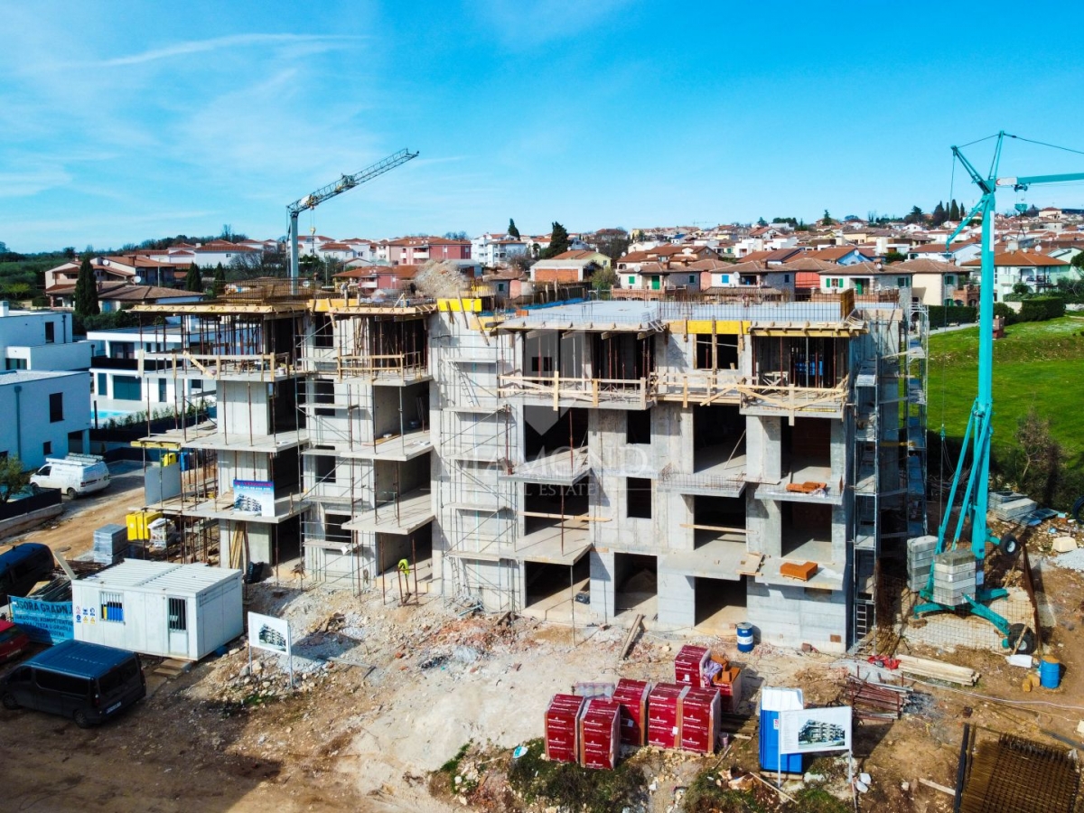 Poreč, Umgebung, Wohnung auf erste stock nicht weit vom Meer!