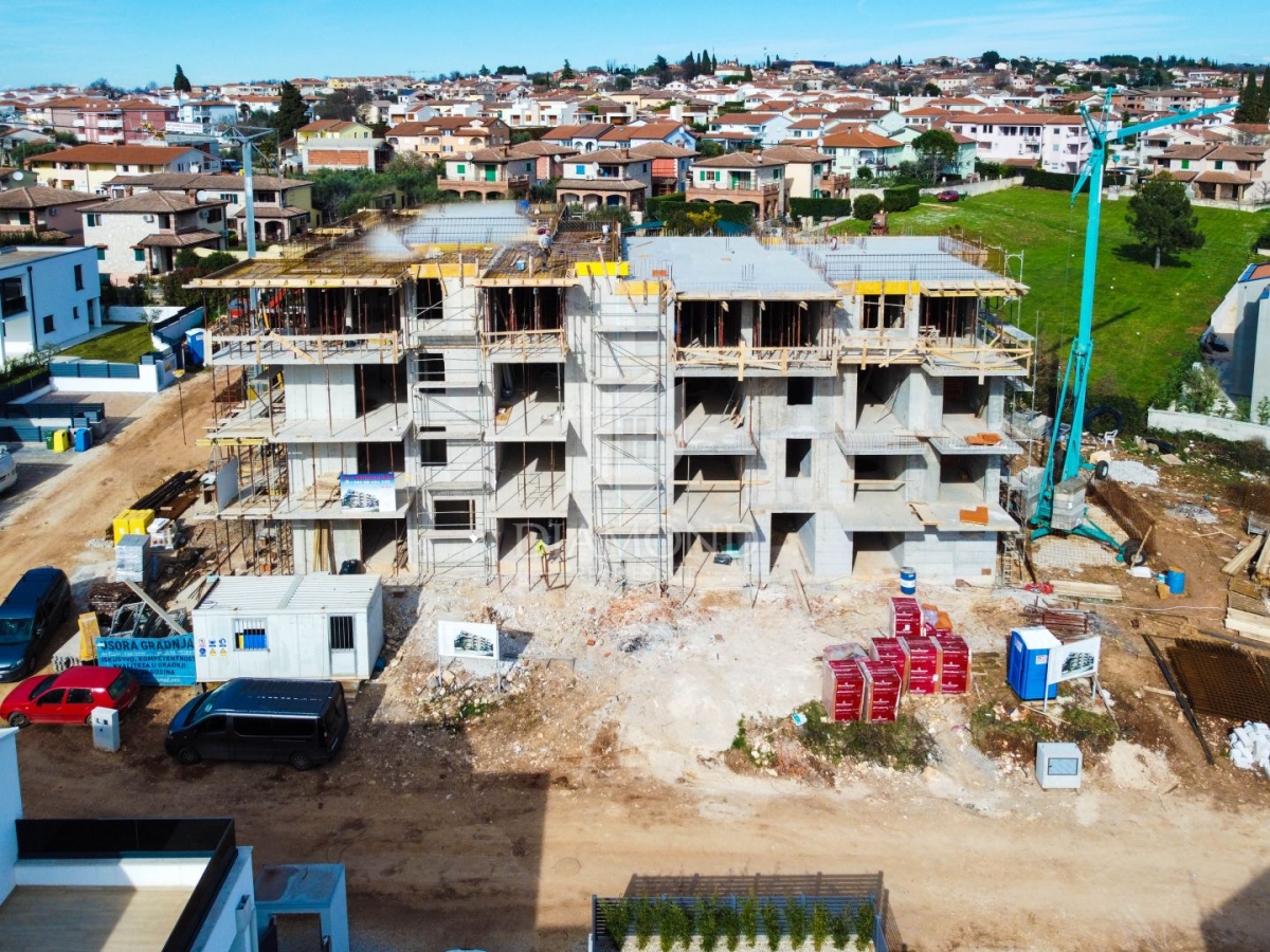 Poreč, Umgebung, geräumige Wohnung im ersten Stock in Strandnähe!