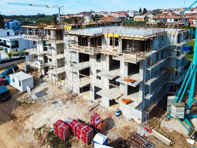 Poreč, Umgebung, PENTHOUSE mit Terrasse in Strandnähe!