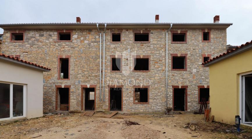 Svetvinčenat, surroundings, stone house with swimming pool