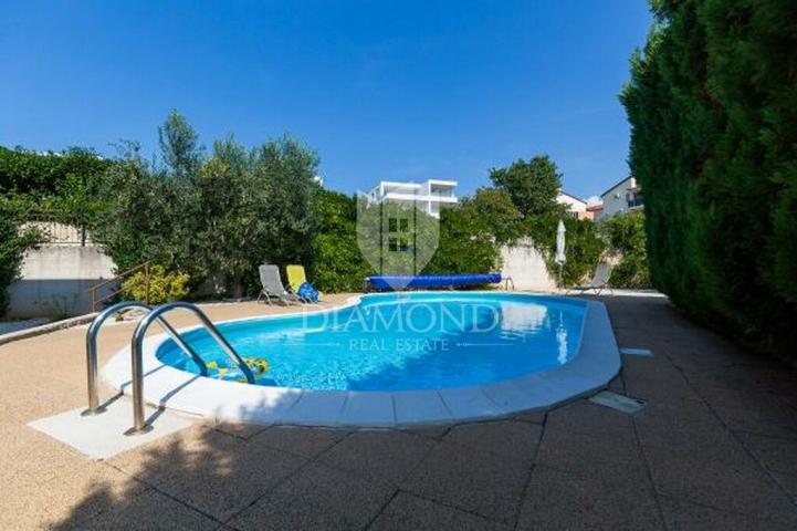 Novigrad, apartment in a great location with a sea view!