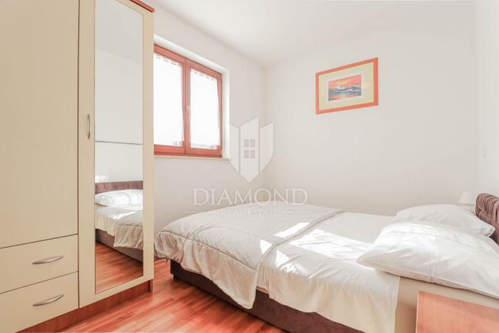 Novigrad, apartment in a great location with a sea view!