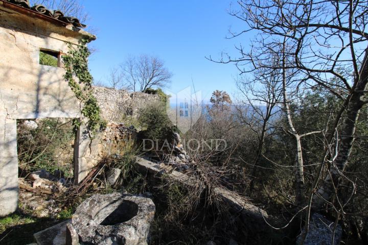 Labin, okolica, starina sa prekrasnim pogledom na more