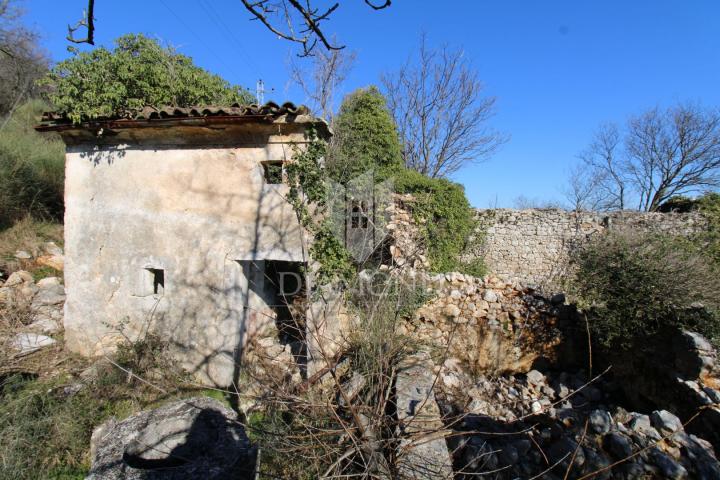 Labin, okolica, starina sa prekrasnim pogledom na more