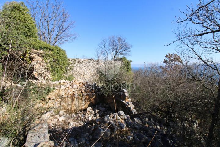 Labin, okolica, starina sa prekrasnim pogledom na more