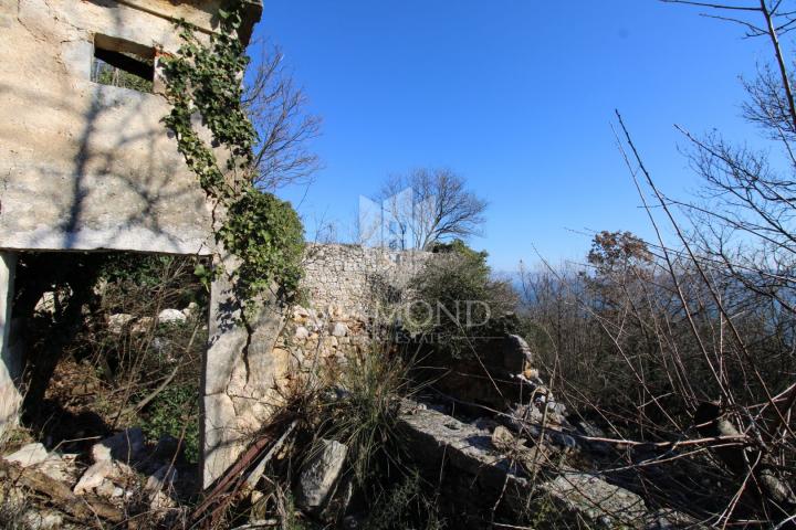 Labin, okolica, starina sa prekrasnim pogledom na more