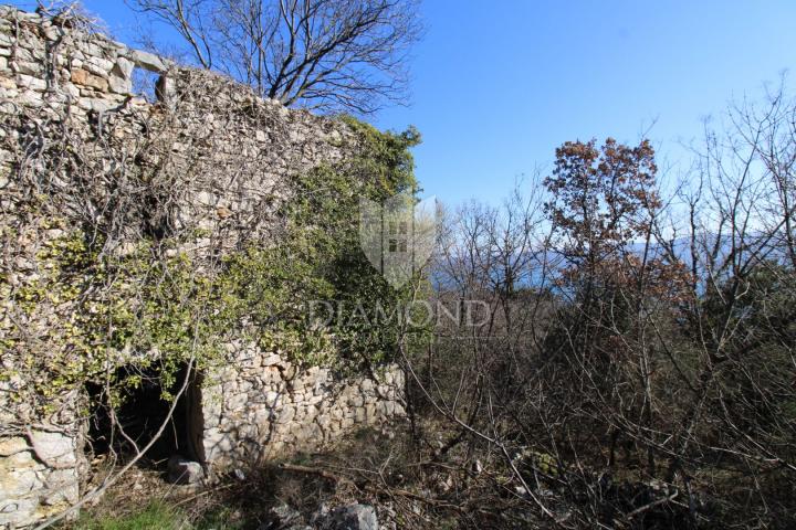 Labin, okolica, starina sa prekrasnim pogledom na more