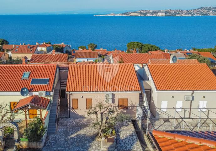 Umag, Crveni vrh! Haus mit wunderschönem Meerblick!