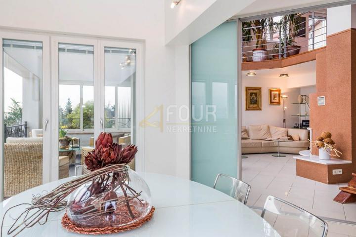 Flat Opatija - Centar, Opatija, 202m2