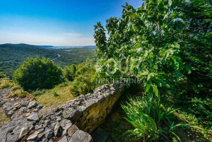 Istra, Buje, ekskluzivna i jedinstvena nekretnina, spektakularan pogled!