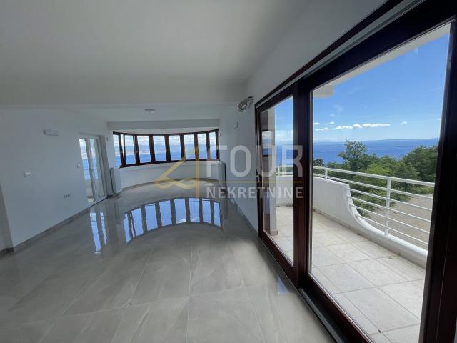 Opatija, 170. 45m2, 2s+db, 3 terase, balkon, pogled, parking