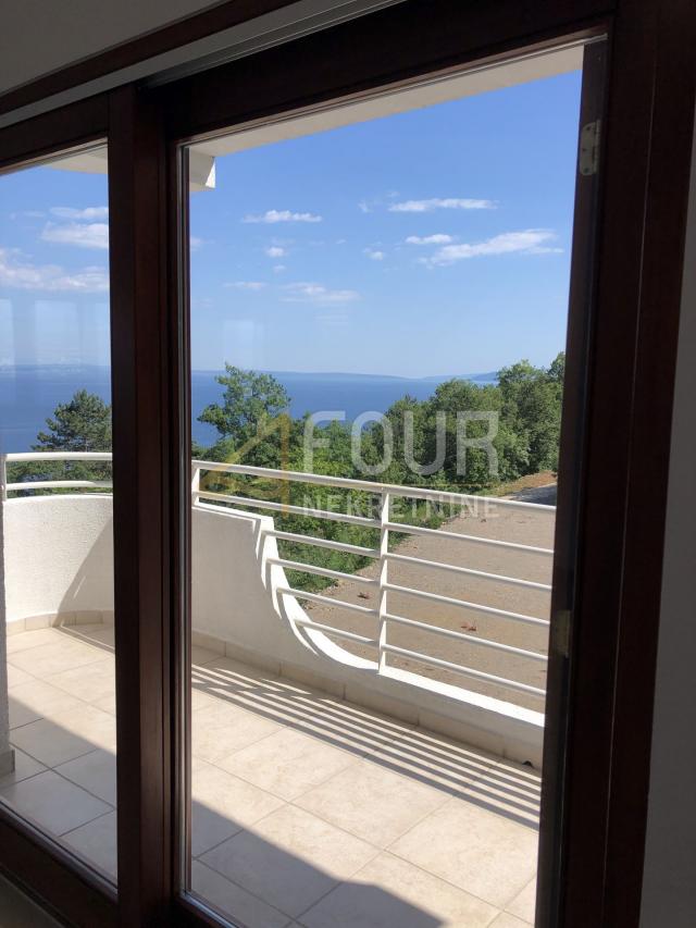 Opatija, 170. 45m2, 2s+db, 3 terase, balkon, pogled, parking