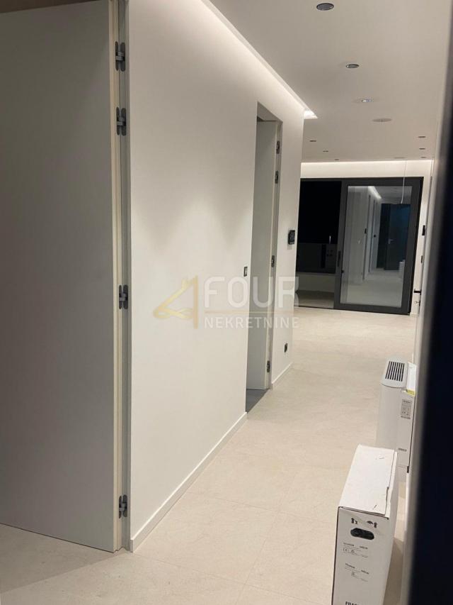 Flat Krk, 103,83m2