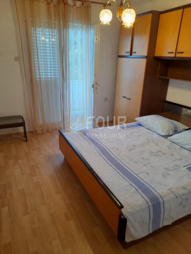 Otok Rab, Supetarska Draga, kuća s 5 apartmana, 1. red do mora