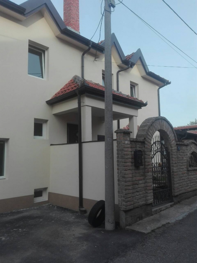 NOVI BEOGRAD LEDINE 260m2 , 5A 2T , 300000e