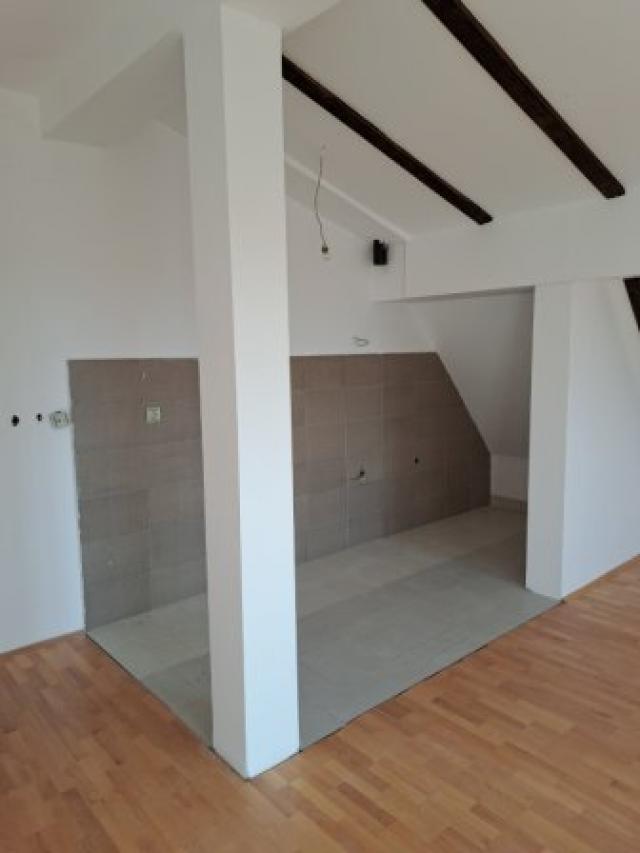 CUKARICA ZELEZNIK 60m2 , 102000e