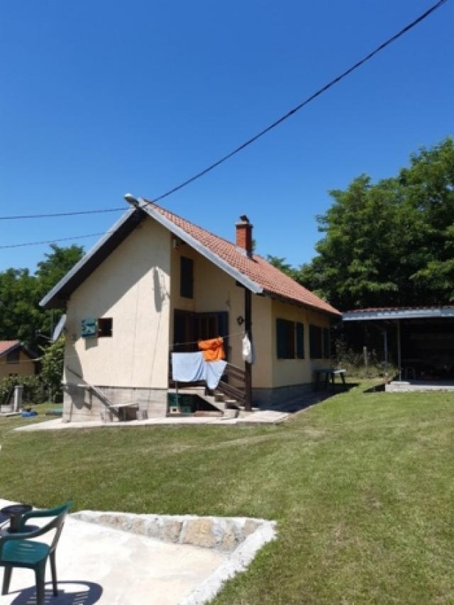 LAZAREVAC BRAJKOVAC 90m2 , 56A , 44990e