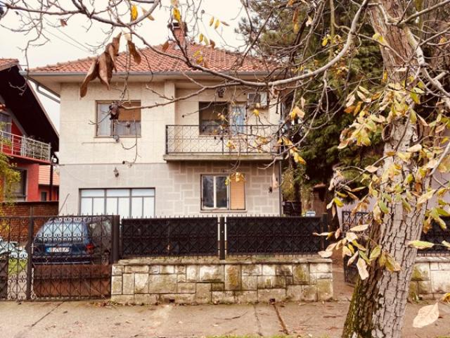 SURCIN BOLJEVCI-CENTAR 81m2 , T , 200000e