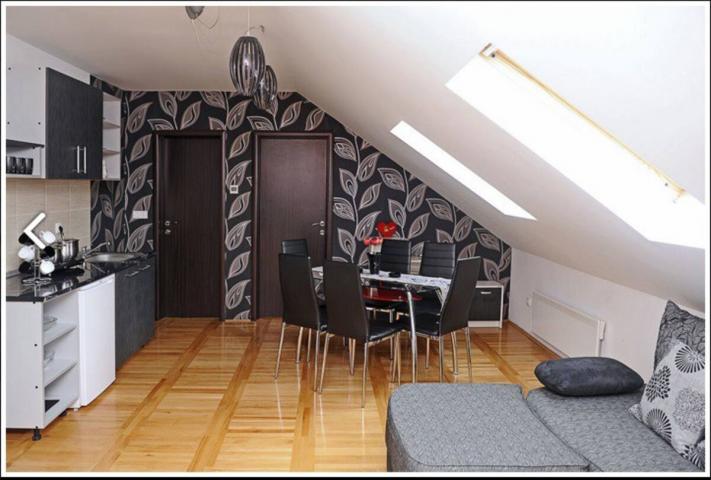 KOPAONIK APARTMAN SA PARKING MESTOM 43M2