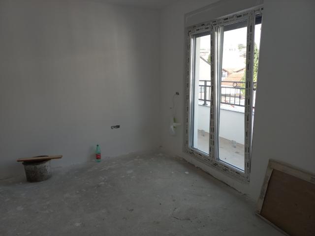 PAJE JOVANOVICA 41, 20M2+110M2 OGRAĐENO DVORISTE