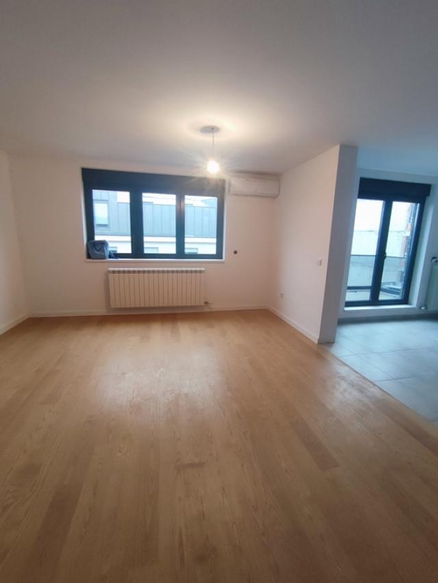 NOV LUX 3. 0 PENTHOUSE BANOVO BRDO