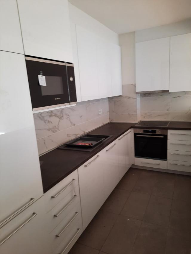 ZEMUN ZEMUNSKE KAPIJE 75m2 , T , 248000e