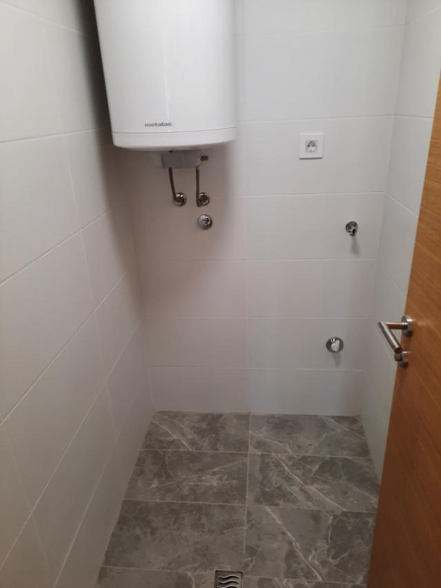 ZEMUN ZEMUNSKE KAPIJE 75m2 , T , 248000e