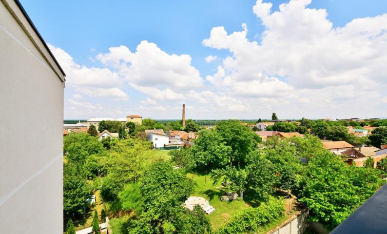 ZEMUN ZEMUN-GORNJI GRAD 98m2 , L8 , 245000e