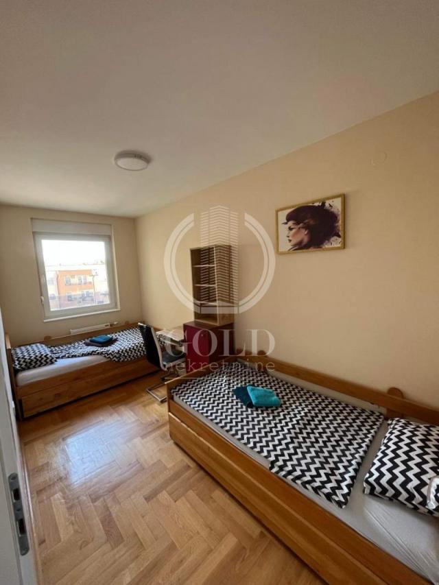 IZDAVANJE Stan 2. 5: NOVI SAD- Bulevar Patrijarha Pavla, 48m2, 450e ID#4832