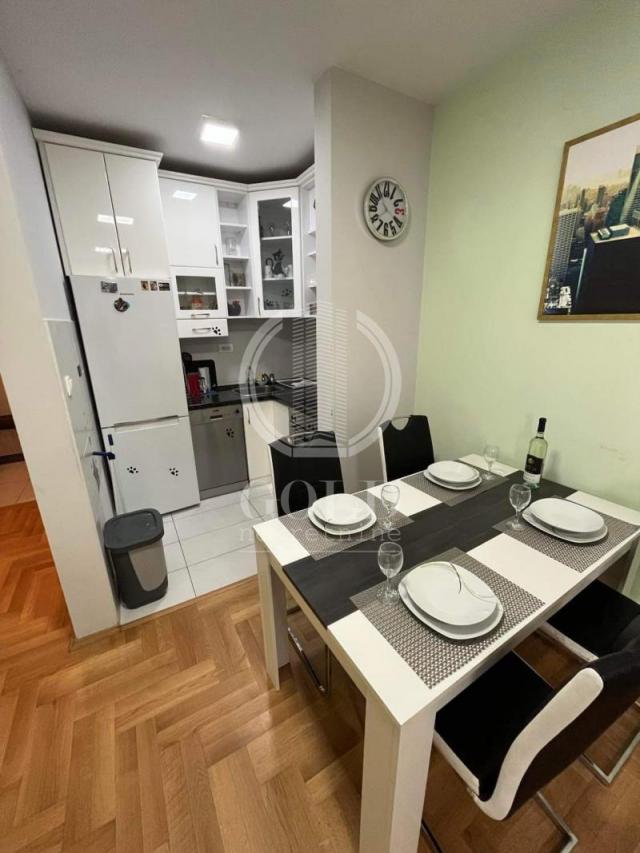 IZDAVANJE Stan 2. 5: NOVI SAD- Bulevar Patrijarha Pavla, 48m2, 450e ID#4832