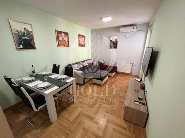 IZDAVANJE Stan 2. 5: NOVI SAD- Bulevar Patrijarha Pavla, 48m2, 450e ID#4832