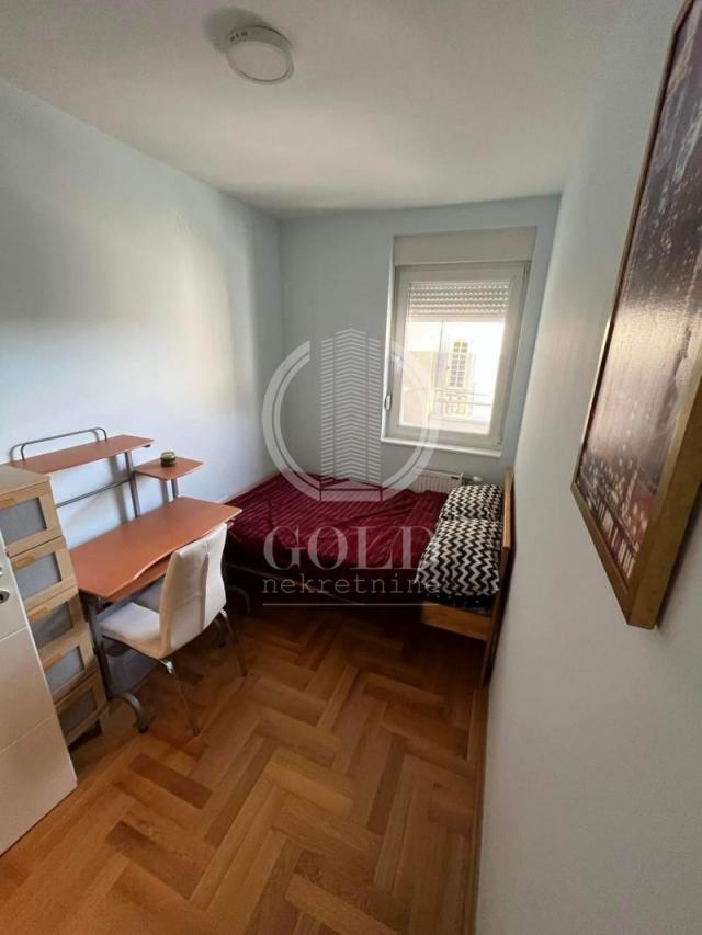 IZDAVANJE Stan 2. 5: NOVI SAD- Bulevar Patrijarha Pavla, 48m2, 450e ID#4832