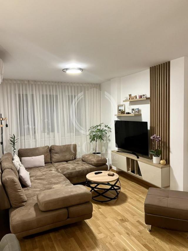 PRODAJA Stan 3. 0+ garaža: NOVI SAD-Bulevar Evrope, , 87m2, 262650e ID#5199