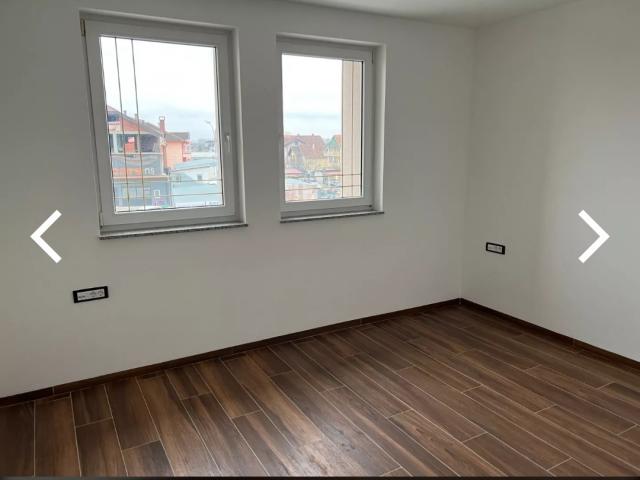 IZDAVANJE POSLOVNI PROSTOR 200m2 ID#5357