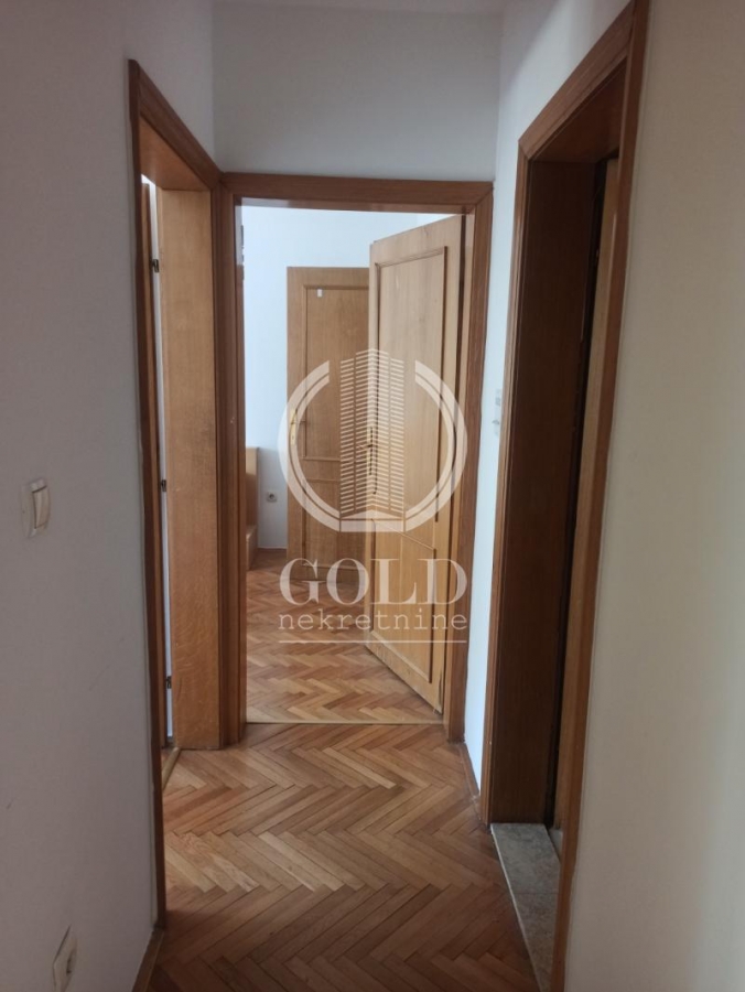 Prodajemo 3. 0 stan sa GARAŽOM na Grbavici, Novi Sad, 91m2, 203900e ID#6033