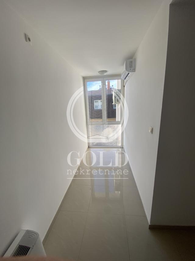 IZDAVANJE Poslovni prostor: NOVI SAD-Novi Sad-Adice, 200m2, 1600 eur ID#6326