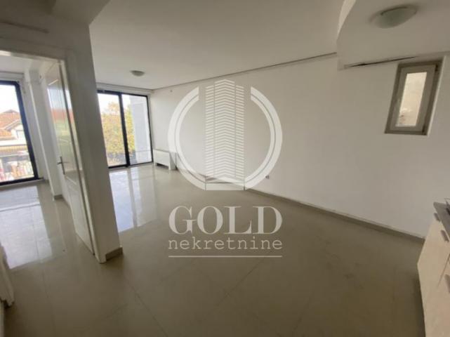 IZDAVANJE Poslovni prostor: NOVI SAD-Novi Sad-Adice, 200m2, 1600 eur ID#6326