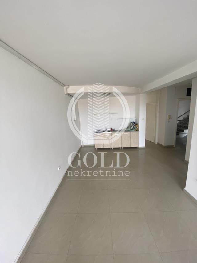 IZDAVANJE Poslovni prostor: NOVI SAD-Novi Sad-Adice, 200m2, 1600 eur ID#6326