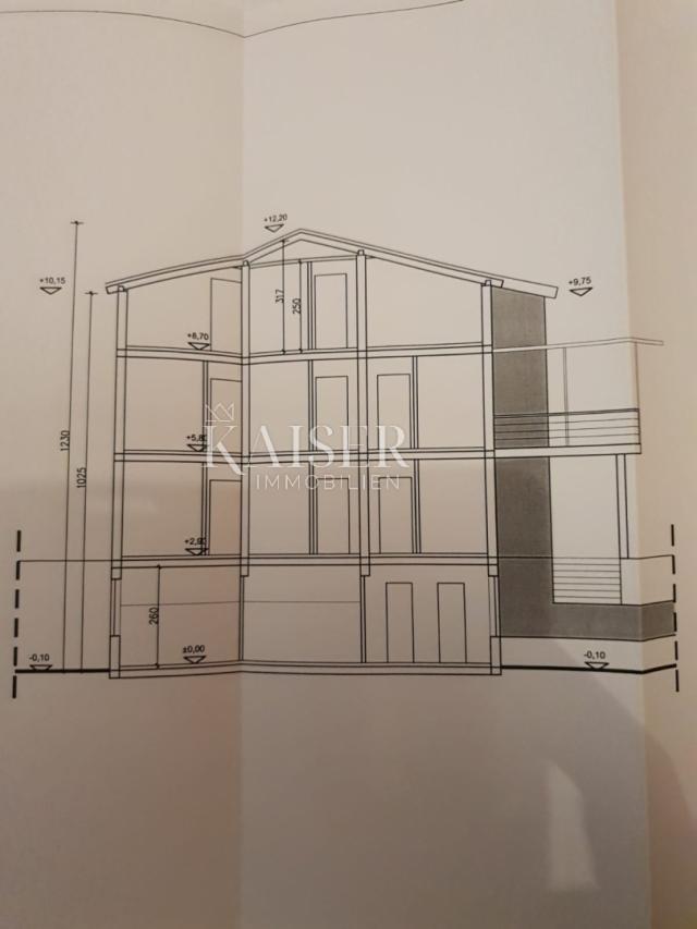 Opatija – Kuća sa 14 stanova