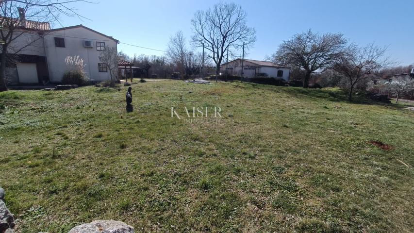 Istria - Svetvinčenat - Building plot, 715 m2