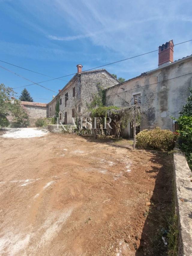 Istria - a ruin on a plot of 1500 m2