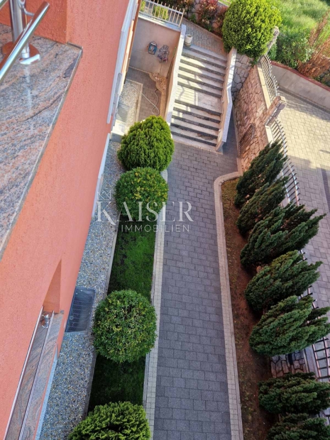 Rijeka, Drenova - Two-story apartment with a beautiful garden