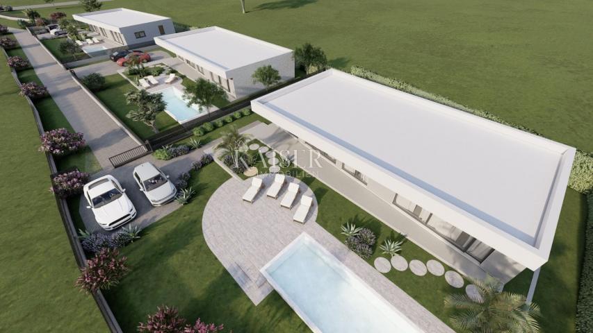 Istra - villa 200 m2, bazen i vrtna okućnica