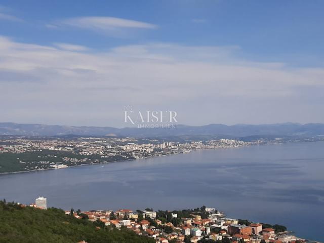 Veprinac, Veprinac- Land mit einem einzigartigen Blick auf das Meer