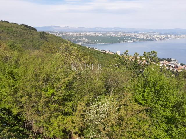 Veprinac, Veprinac- Land mit einem einzigartigen Blick auf das Meer