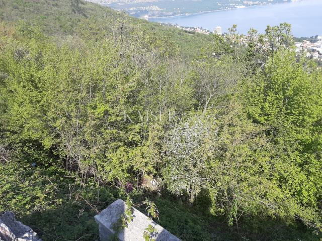 Veprinac, Veprinac- Land mit einem einzigartigen Blick auf das Meer