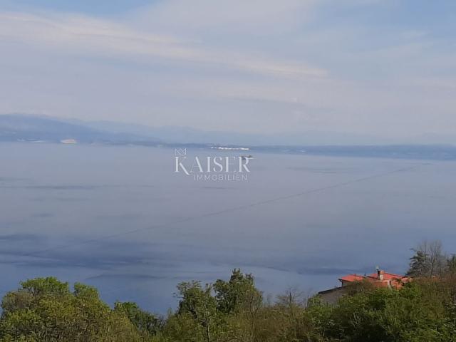 Veprinac, Veprinac- Land mit einem einzigartigen Blick auf das Meer