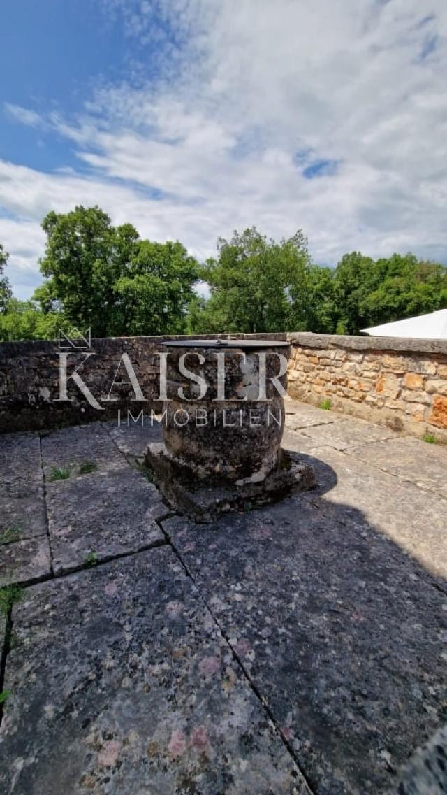 Istrien - Lovreč, autochthone istrische Villa mit Anwesen