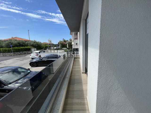 Otok Krk, Krk - Stan od 100 m2 + app od 48 m2