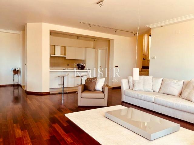 Opatija, okolica – Predivan stan u venecijanskom stilu, 184 m2